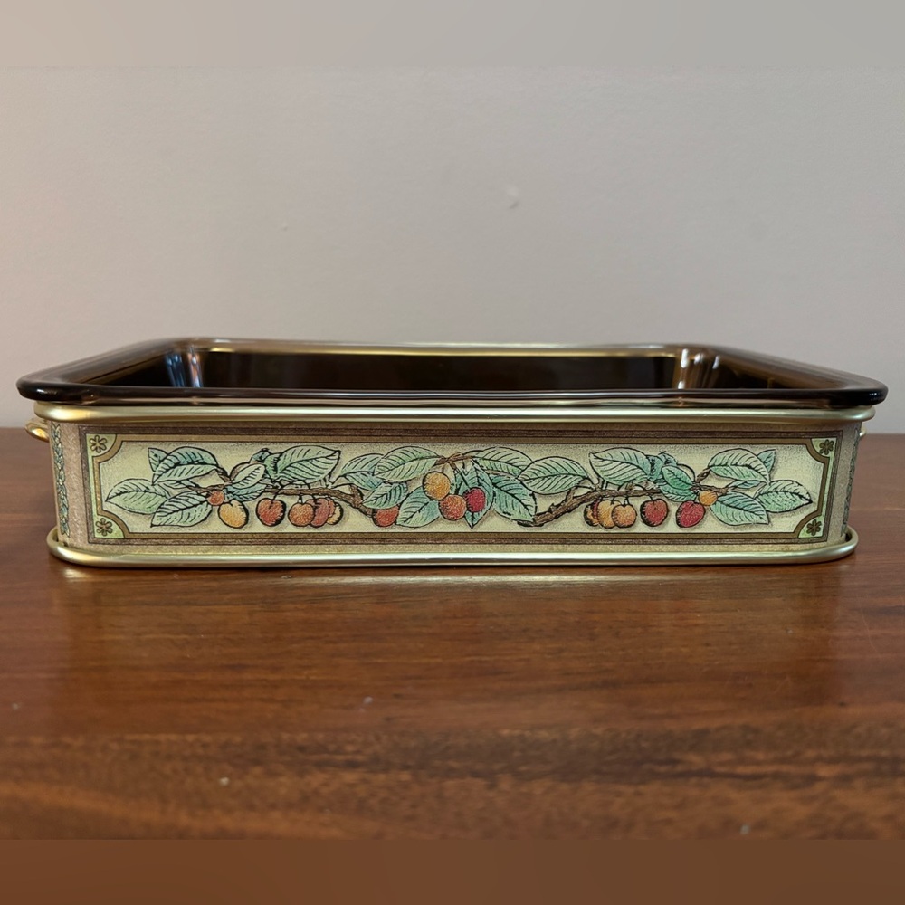 Vintage Pyrex Amber Glass Casserole Dish with Matching Metal Carrier 232-N
